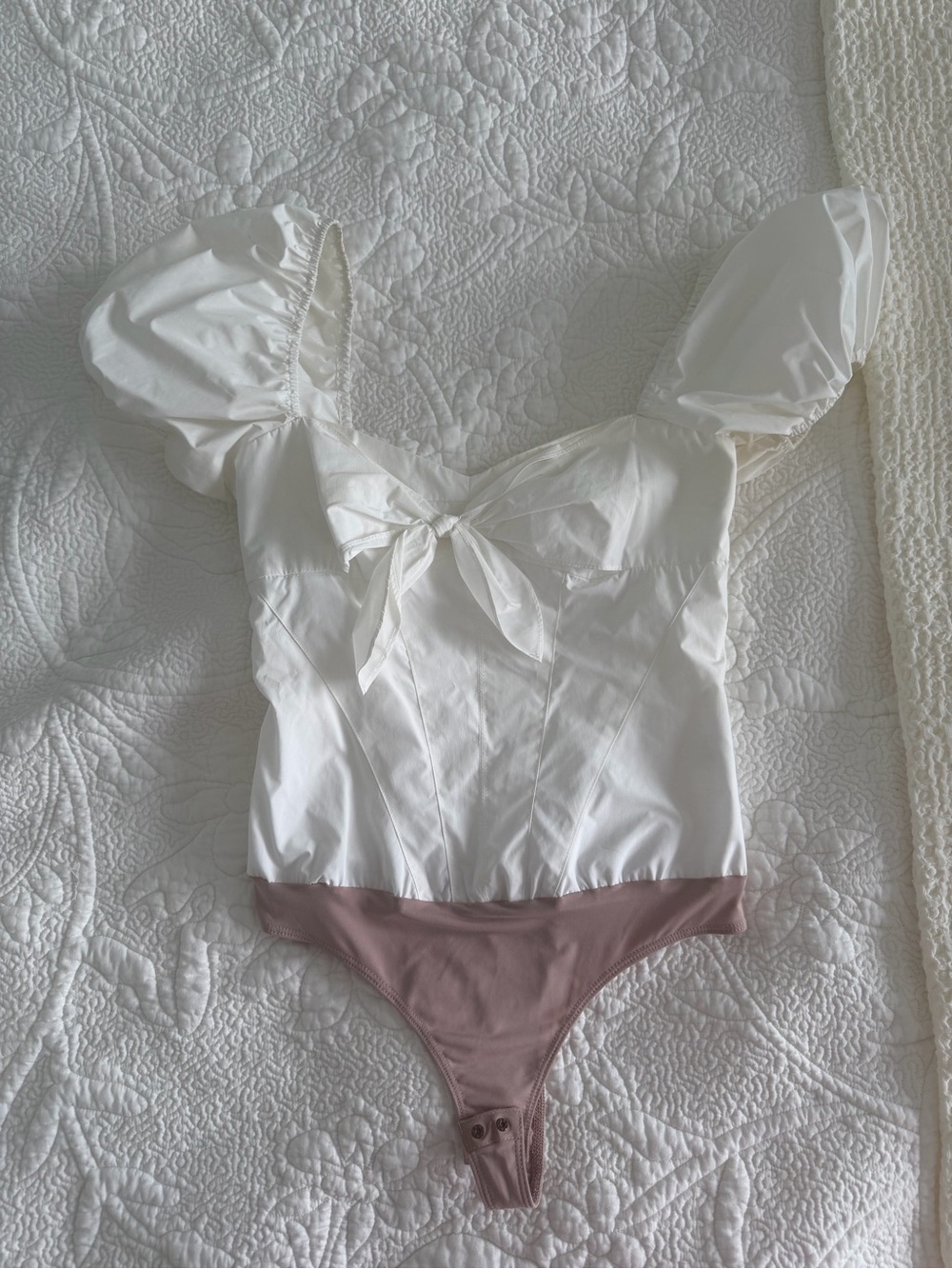 Amanda Uprichard Two-Tone Puff Sleeve Bodysuit in White - Picture 2 of 6